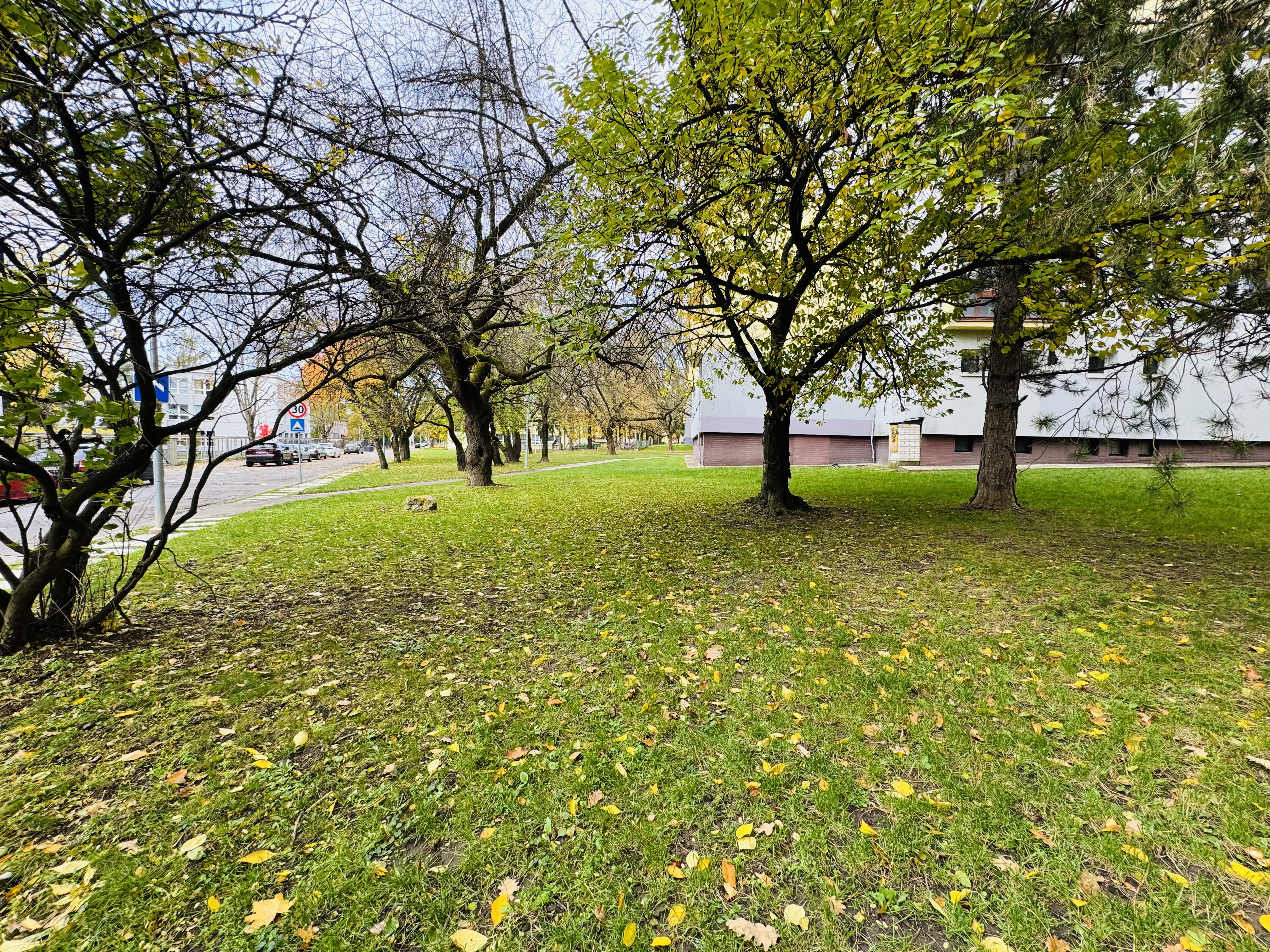 NA PREDAJ 2-IZBOVÝ BYT, ŽILINA HLINY