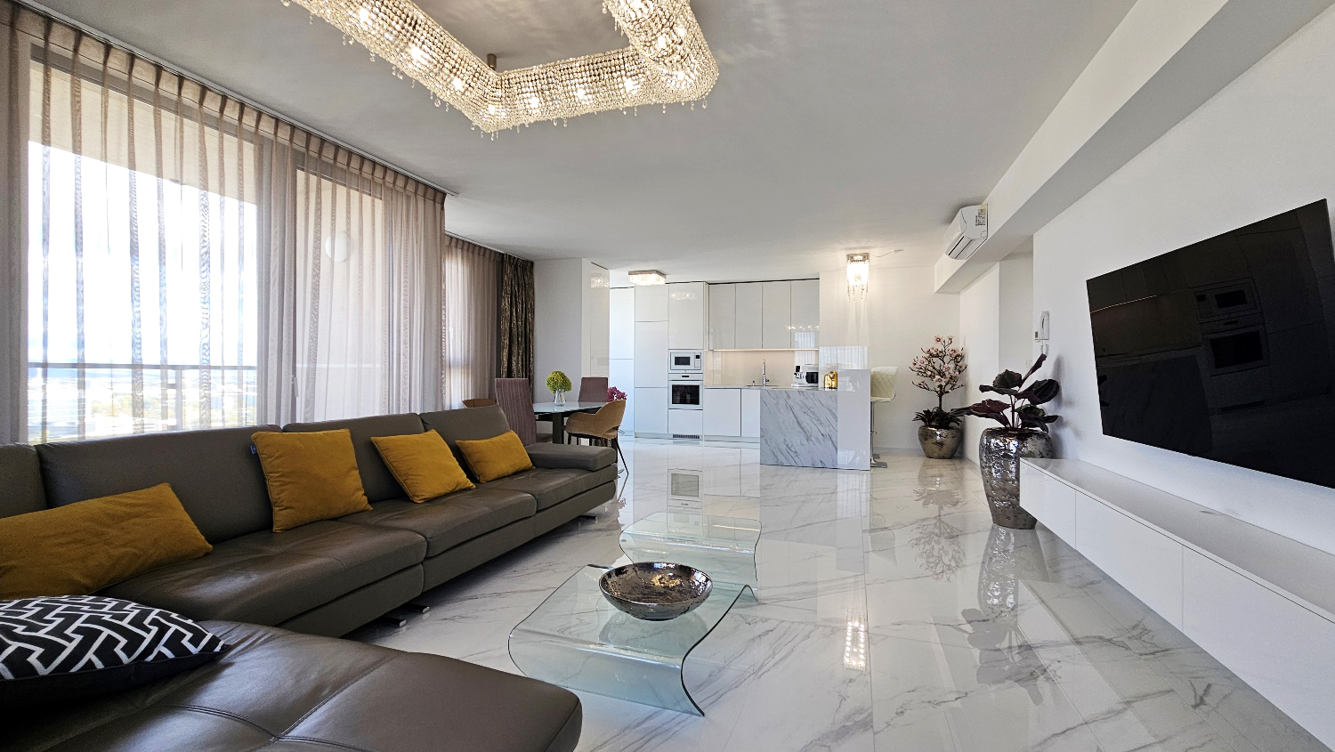 Bývanie v oblakoch: zariadený 3-izbový byt s výhľadmi, Bratislava-Ružinov - Nivy, Cena: 799.000 €