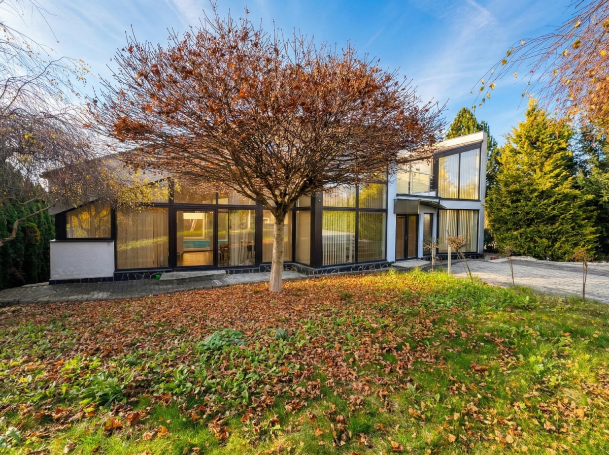 Lokalita, lokalita, lokalita: nadštandardný rodinný dom s veľkým pozemkom, Žilina - Budatín, Cena: 750.000€